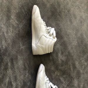 COPY - Like new Reebok high tops